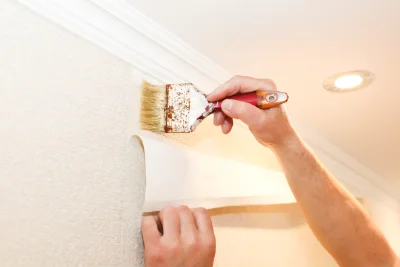 Pose de papier peint à Orincles — revêtements muraux et toiles de verre